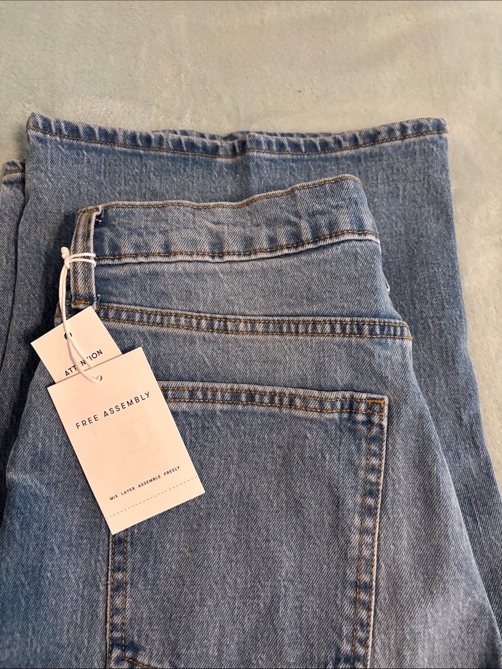 Light Blue Wide-Leg Women's Jeans - Casual Flare - Picture 4 of 4